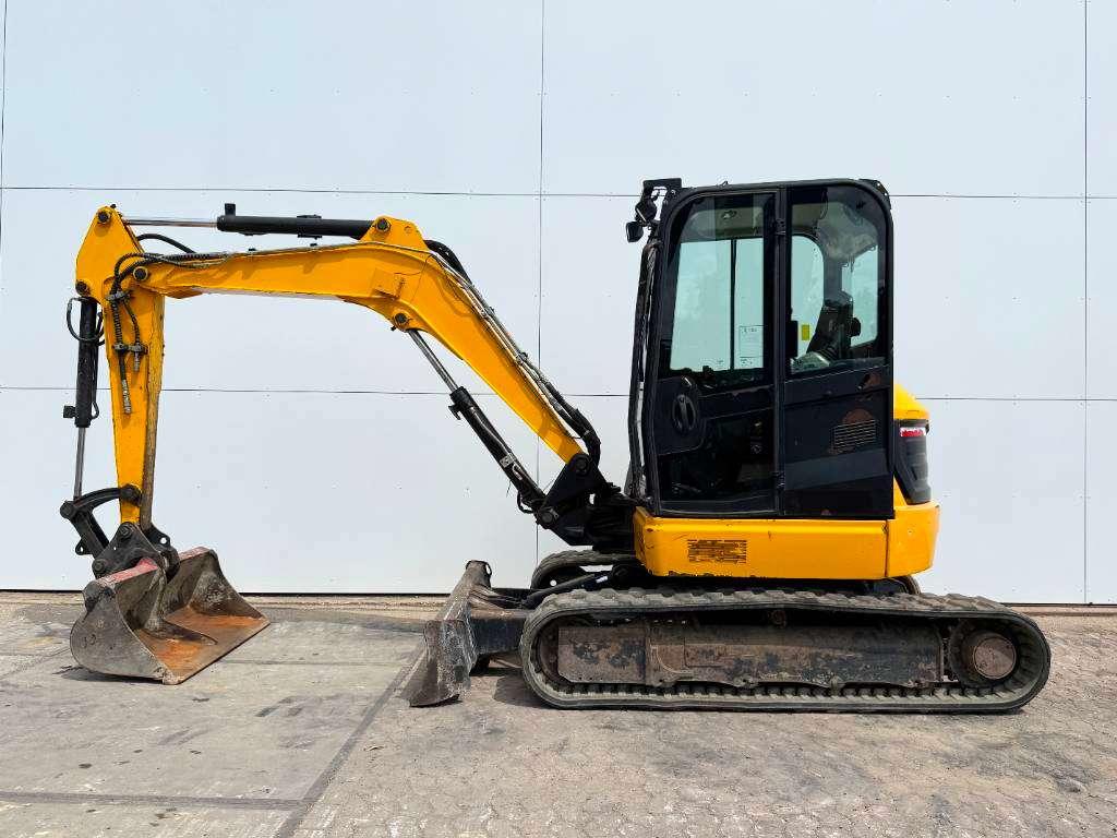 JCB 48Z-1 - Hammer Lines / Quick Coupler Photo 1