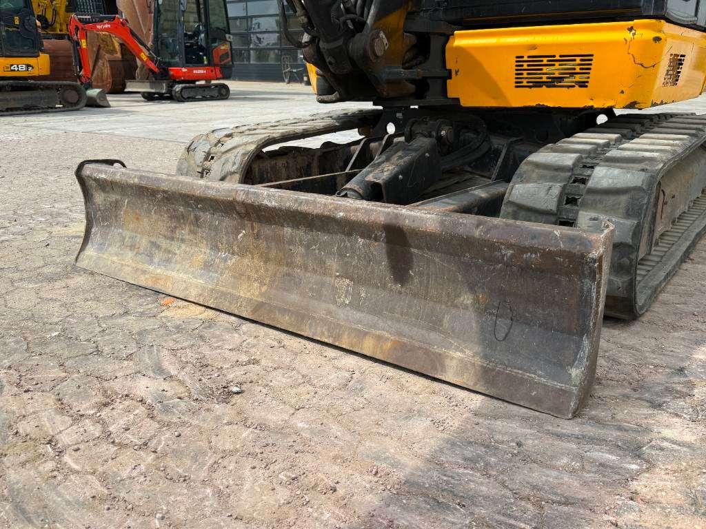 JCB 48Z-1 - Hammer Lines / Quick Coupler Photo 18