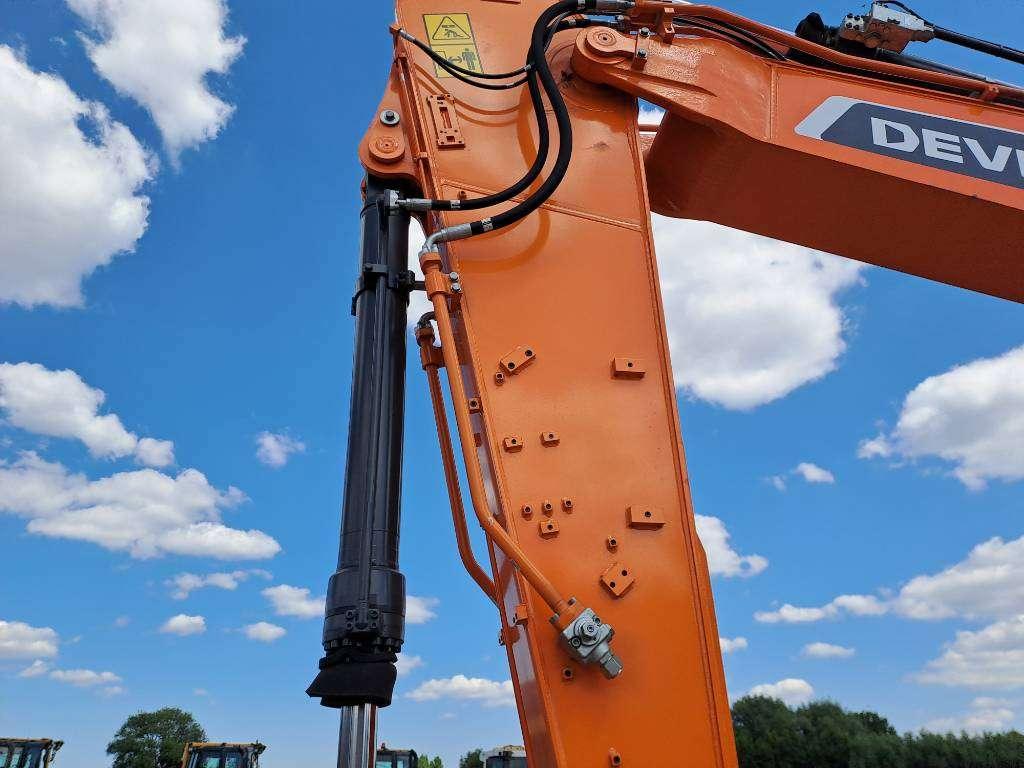 Doosan DX225LC-7M (UNUSED - Multiple Units Available) Photo 8