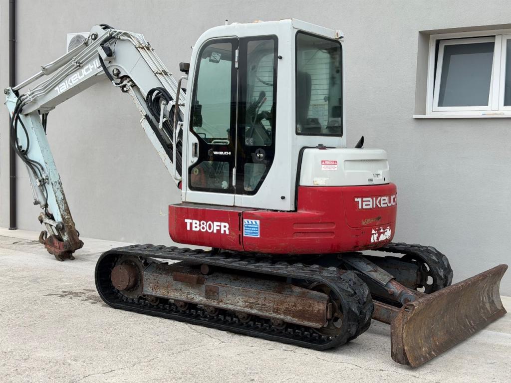 Takeuchi TB80 FR Photo 6