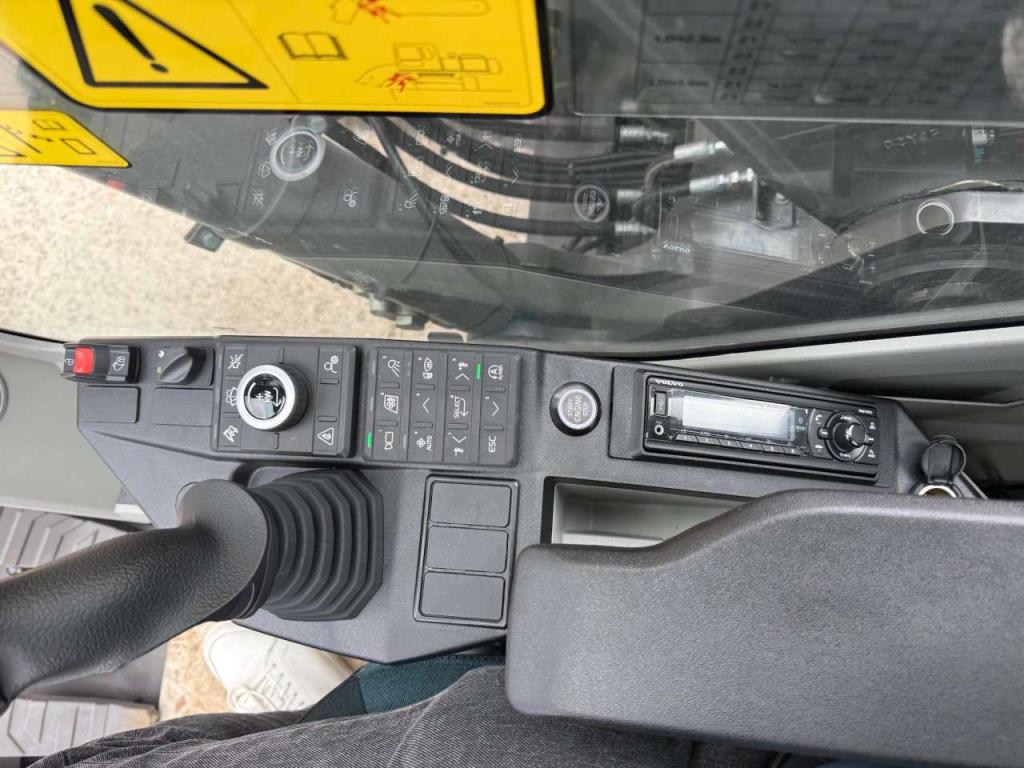 Volvo ECR145FL5 Photo 12