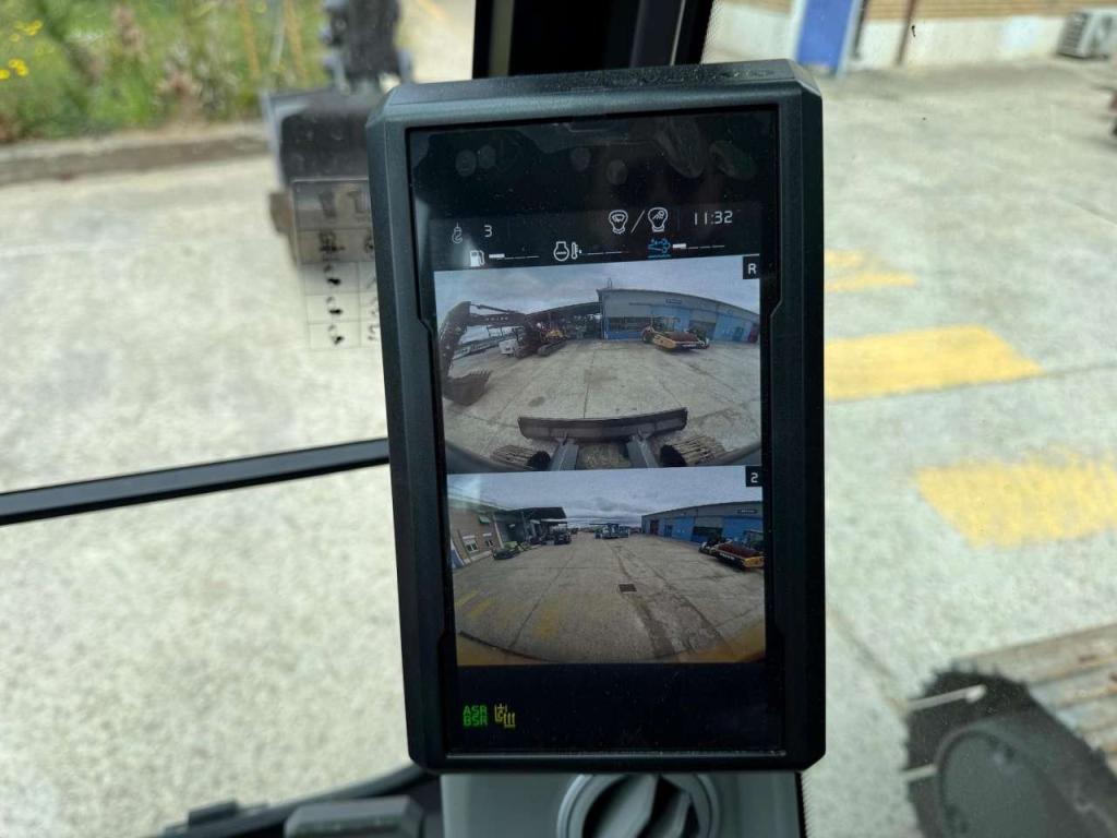 Volvo ECR145FL5 Photo 15
