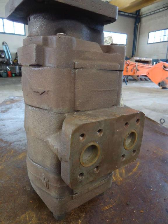 Power steering pump for Fiat Allis FR35 - CODICE 73073493 Photo 1