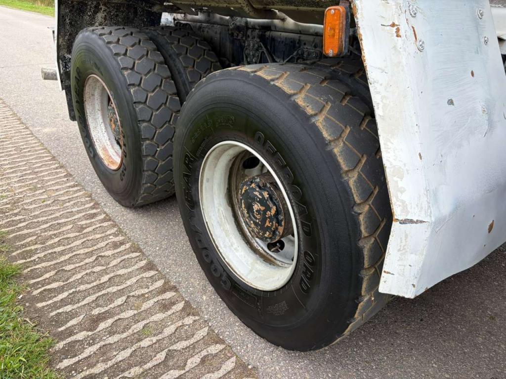 Man TGA 35.460 8x4 Concrete Mixer Photo 15