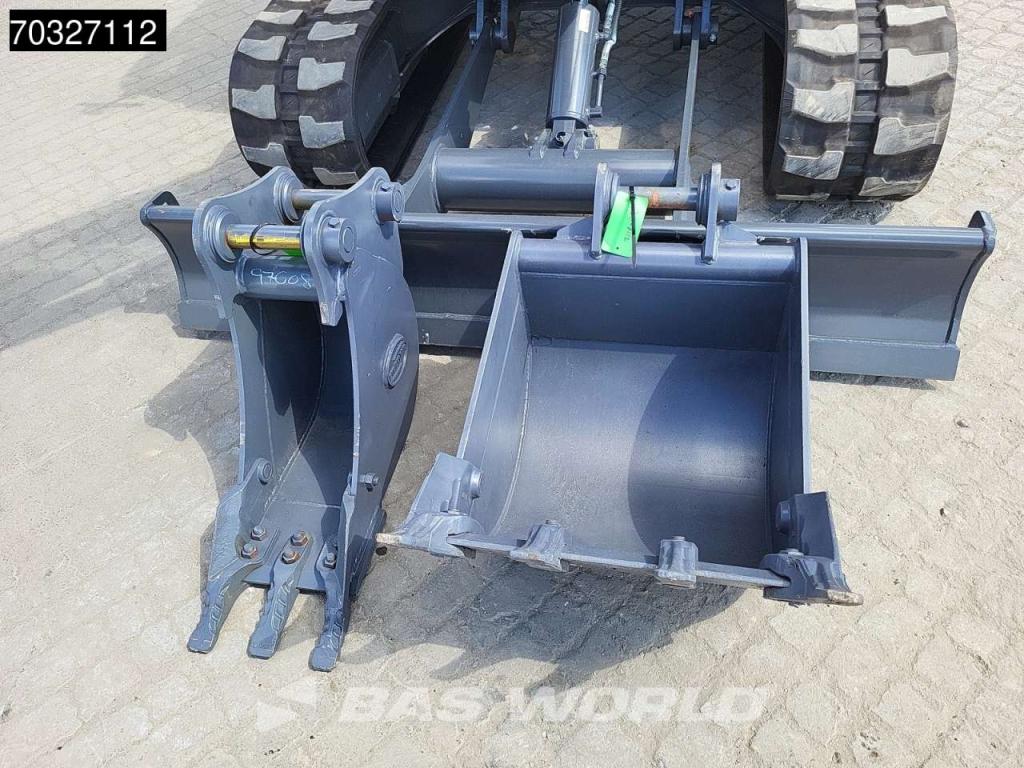 Develon DX50 Z-7 A/C -  Buckets Photo 11