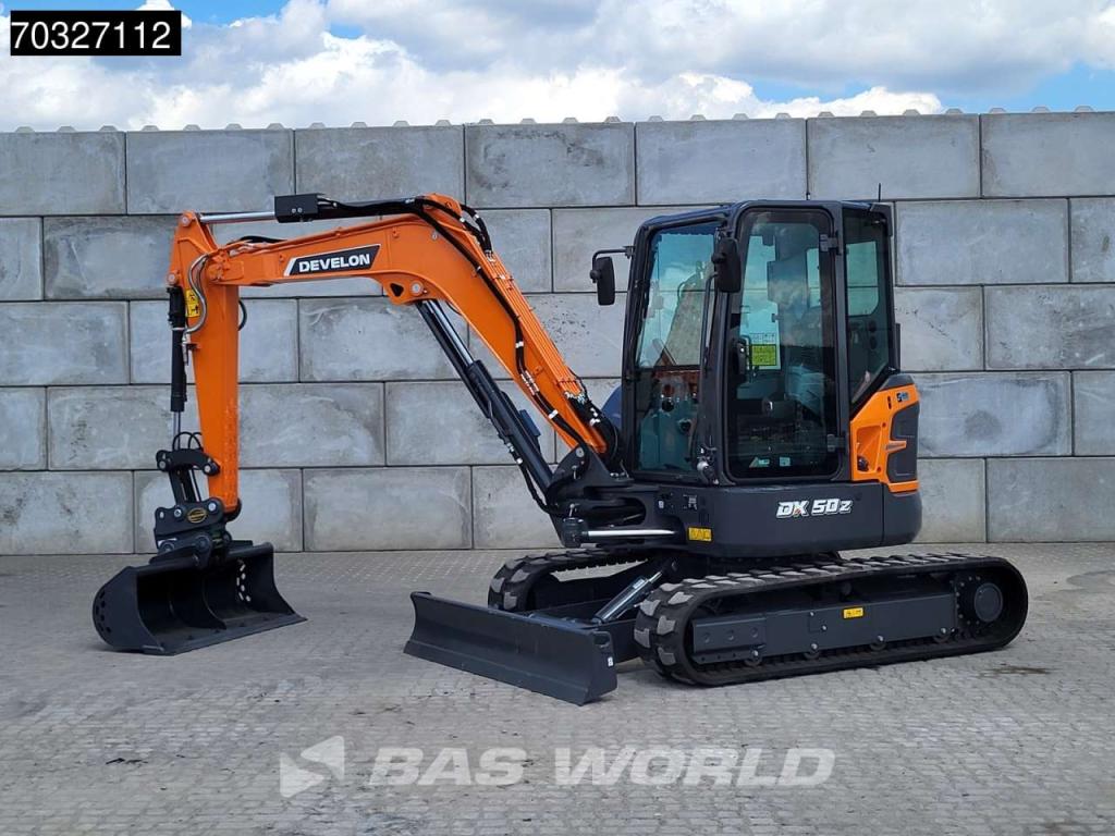 Develon DX50 Z-7 A/C -  Buckets Photo 3