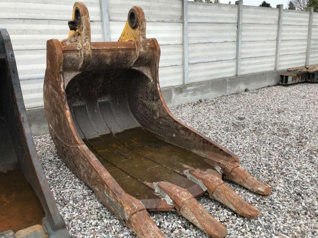 Komatsu PC1250 Photo 1