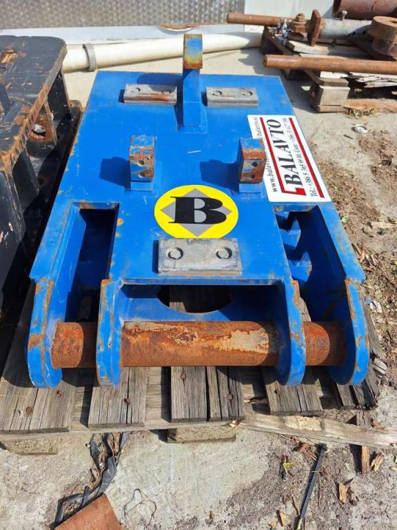 Trevi Benne attachment plate S2 for 25-32 ton excavators Photo 3
