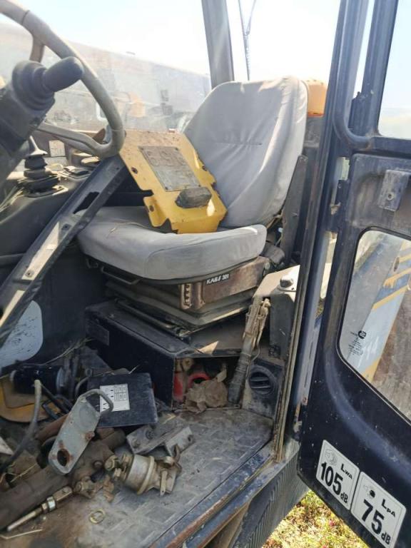 Komatsu WH714 Photo 5