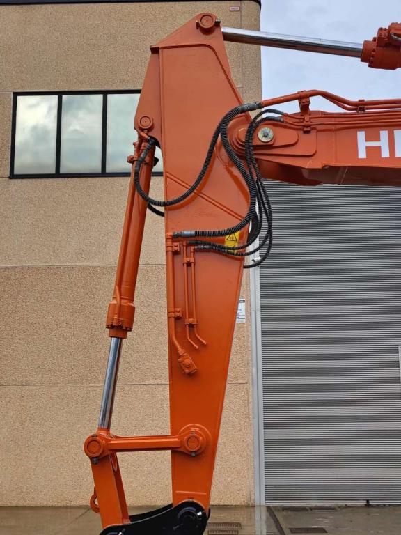 Hitachi ZX 210LCN-6 M Photo 19