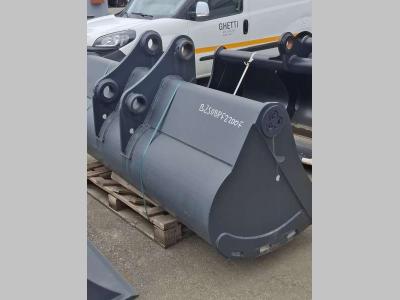 Ditch cleaning bucket sold by C.A. E P. Ghetti Spa