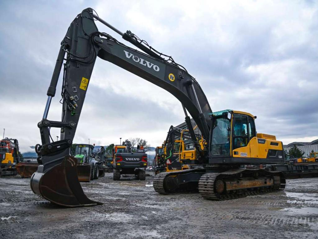 Volvo EC300D NL Photo 1