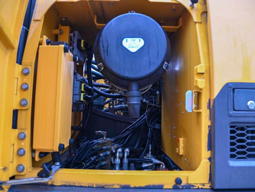 Volvo EC300D NL Photo 19