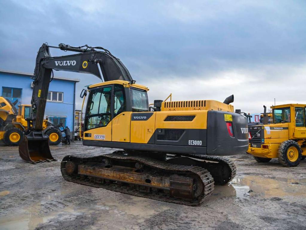 Volvo EC300D NL Photo 3