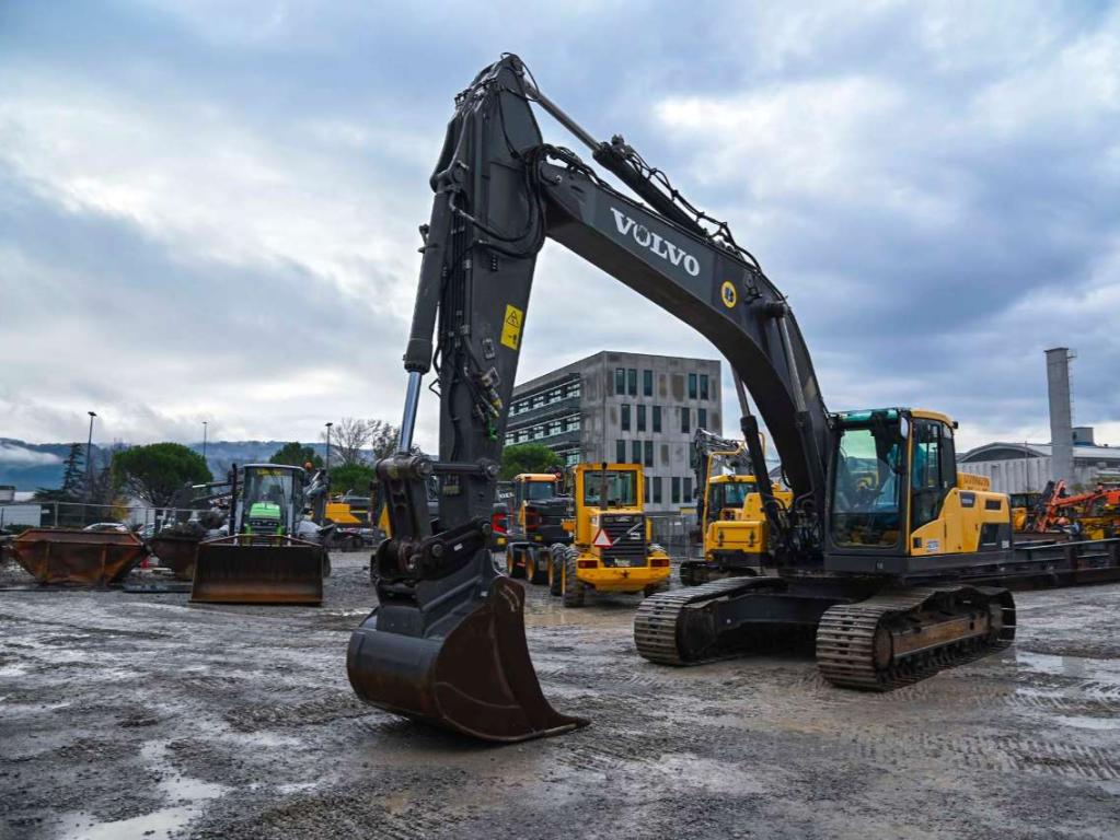 Volvo EC300D NL Photo 9