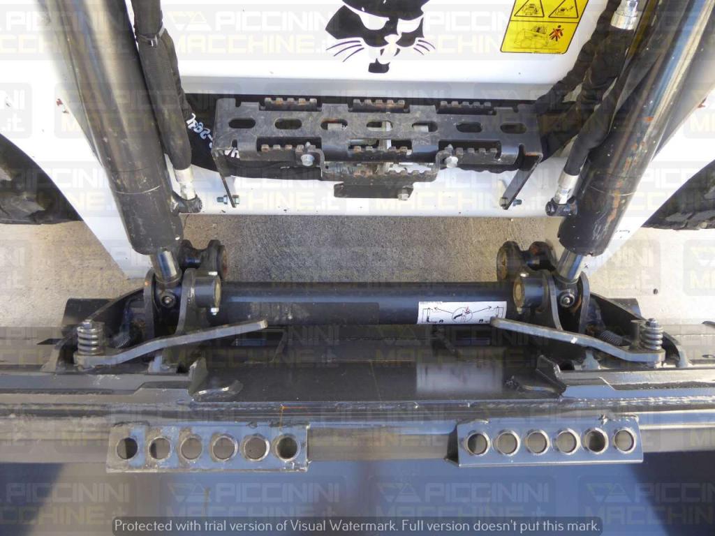 Bobcat S590 HF Photo 12