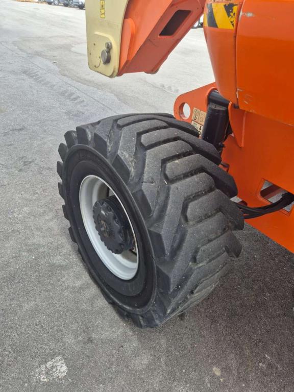 JLG 800 AJ Photo 2
