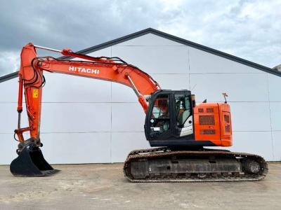 Hitachi ZX 225 US LC-5 B - Automatic Greasing / Camera sold by Boss Machinery