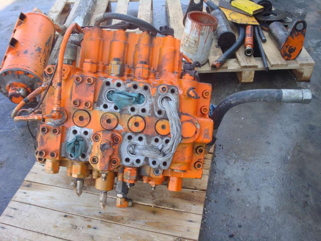 Hydraulic distributor for Fiat Hitachi FH450.3 Photo 2