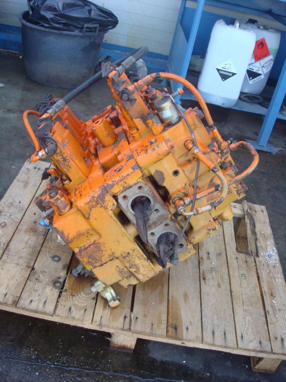 Hydraulic distributor for Fiat Hitachi FH450.3 Photo 4