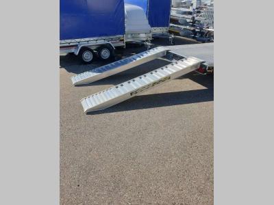 Coppia di rampe in alluminio Lunghezza 3.500 mm - Portata 5.900 kg sold by Progetto Rampe