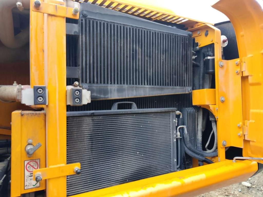 JCB JS235HD Photo 10