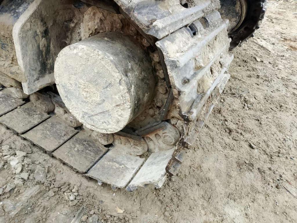 JCB JS235HD Photo 18