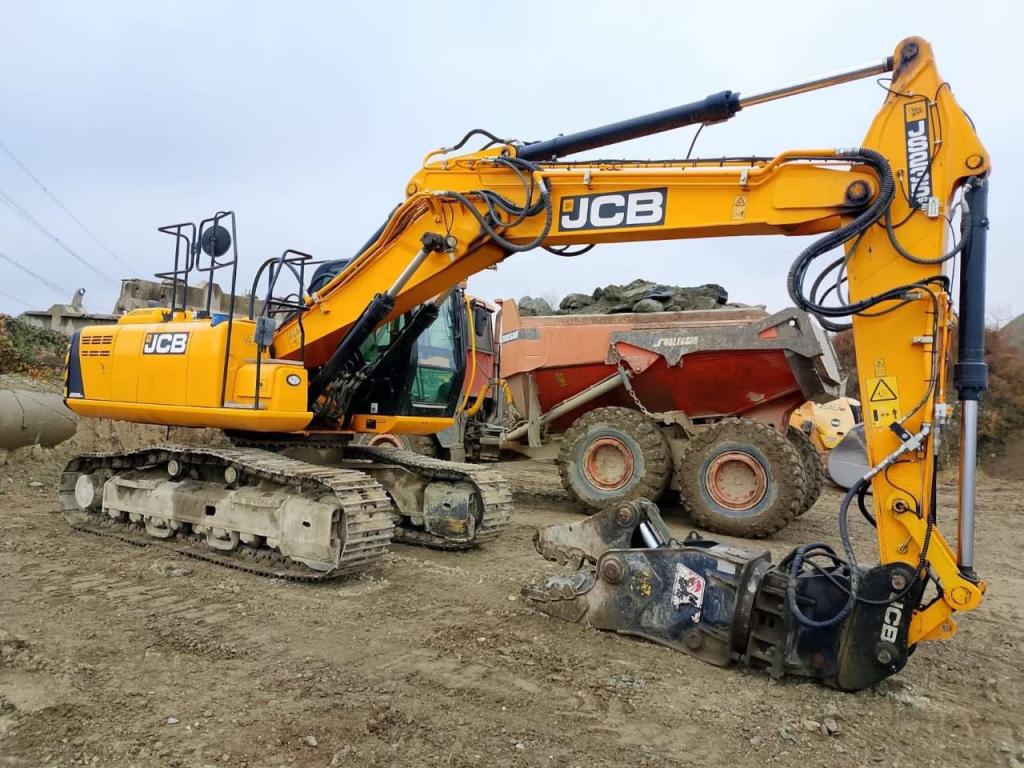 JCB JS235HD Photo 2