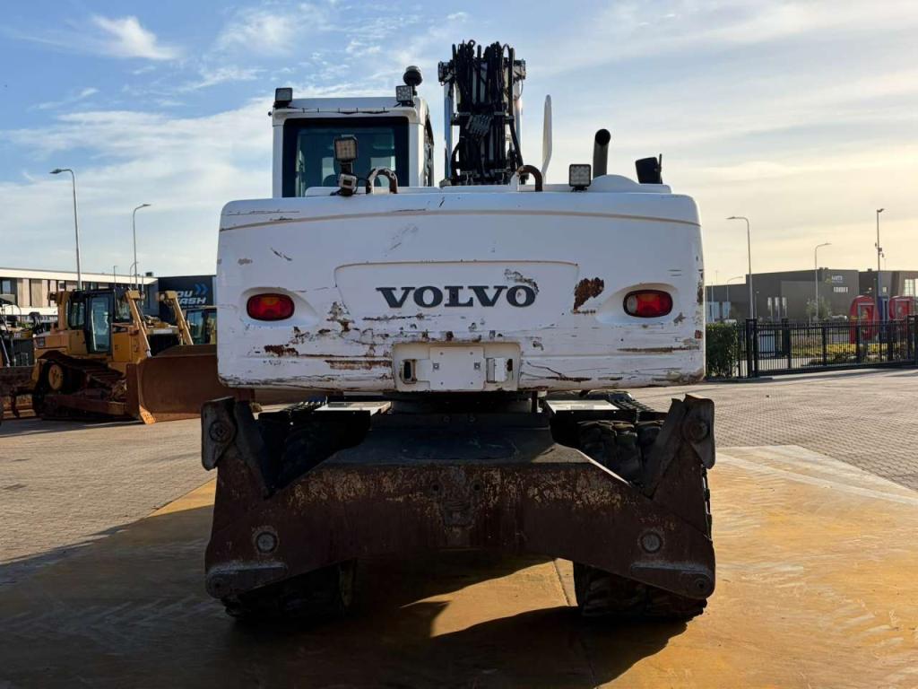 Volvo EW160 Photo 4