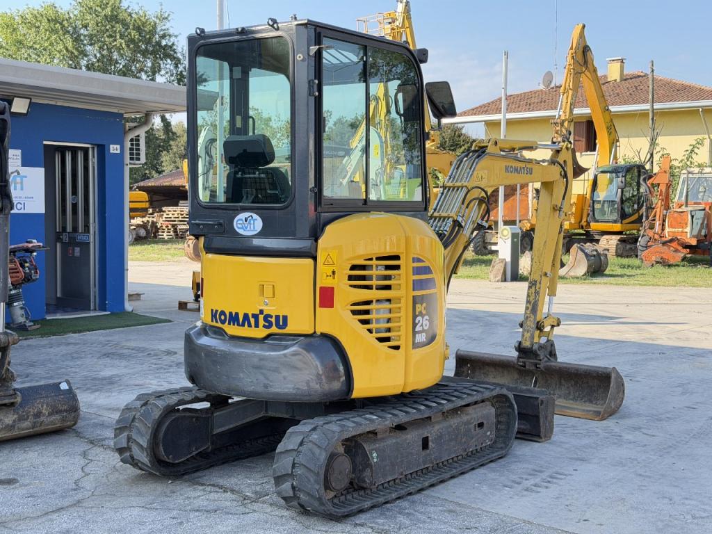 Komatsu PC26MR-3 Photo 3