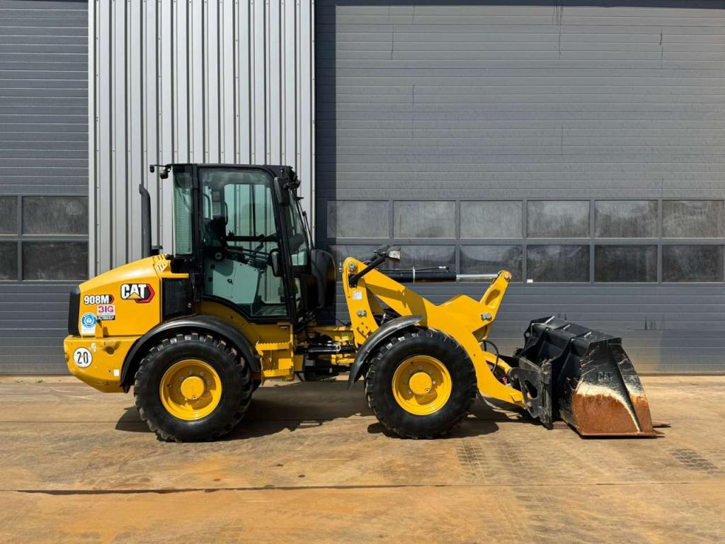 Caterpillar 908M Photo 5