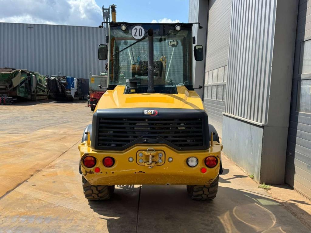 Caterpillar 908M Photo 8