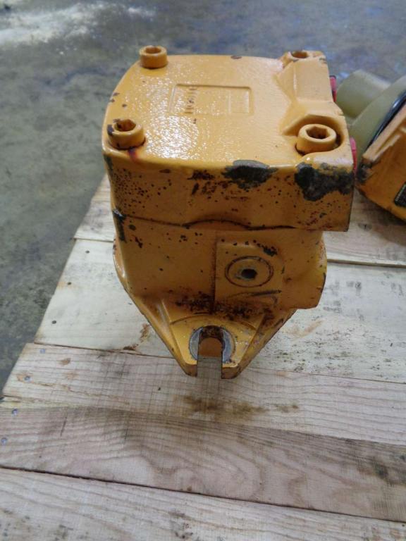 Track motor for Liebherr 954 B Photo 4
