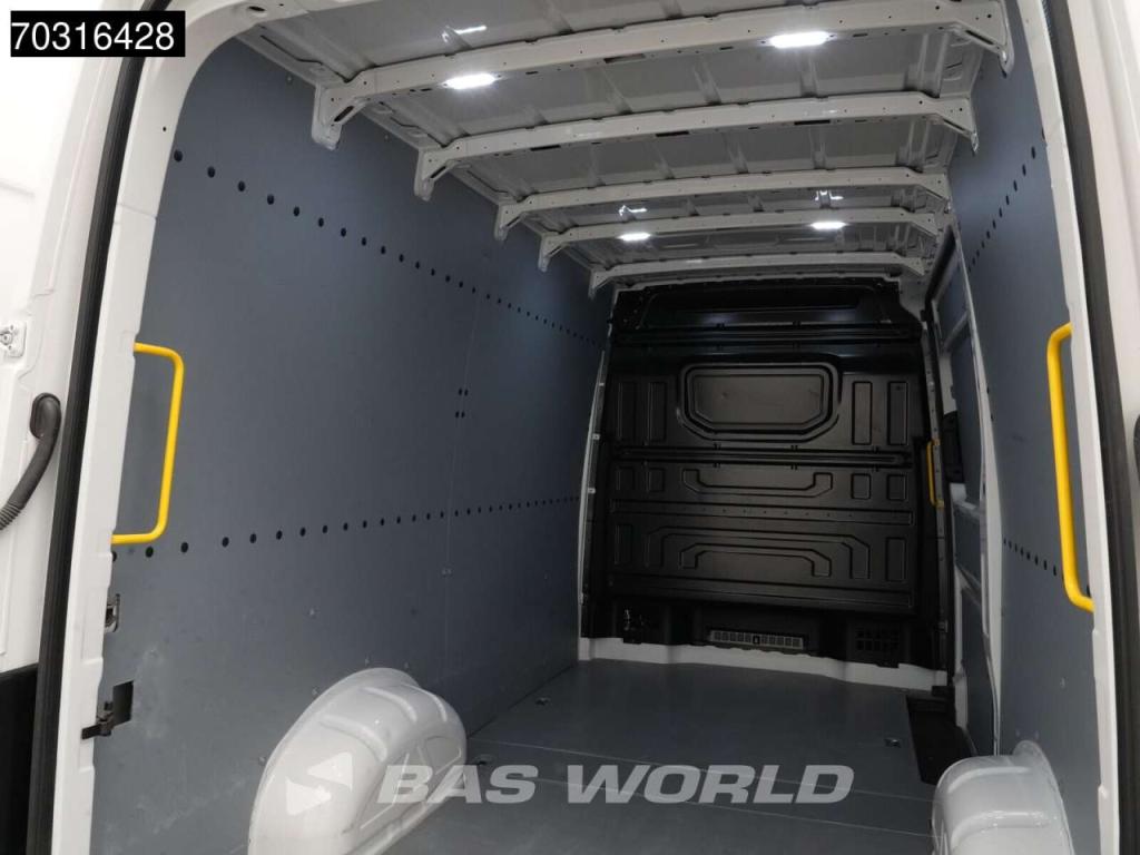 Volkswagen Crafter 140pk 2025 model L3H3 Airco Camera CarPlay Parkeersensoren v+a Euro6 L2H2 Airco Photo 12