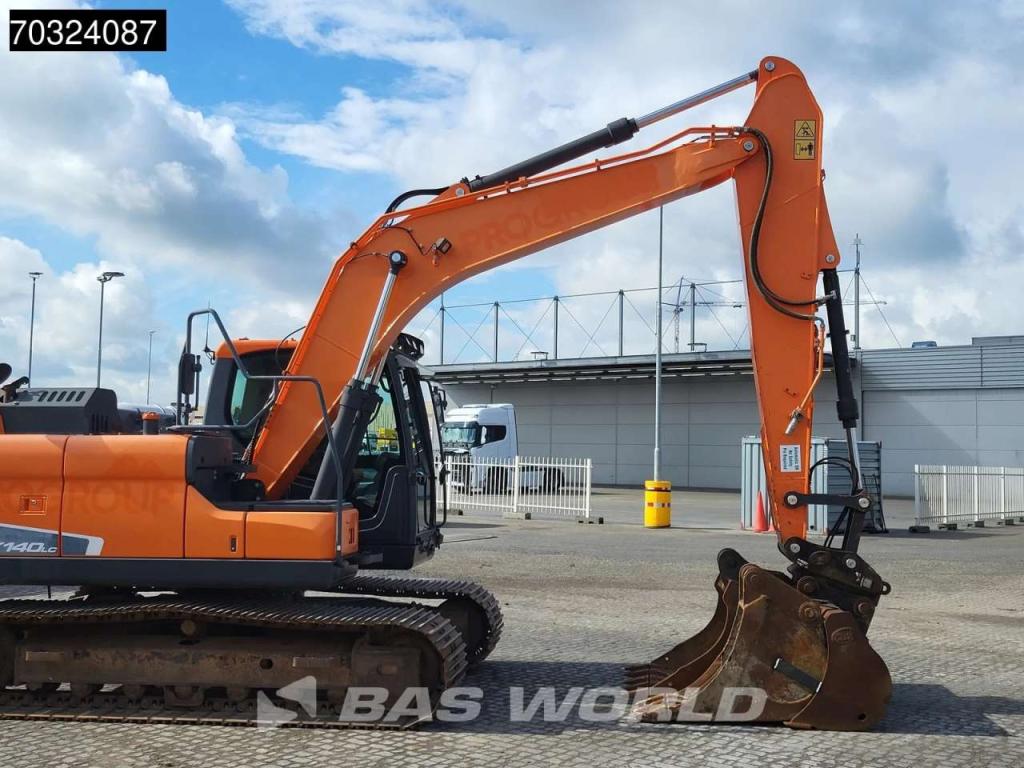 Doosan DX140 LC-5 3 Buckets Photo 7
