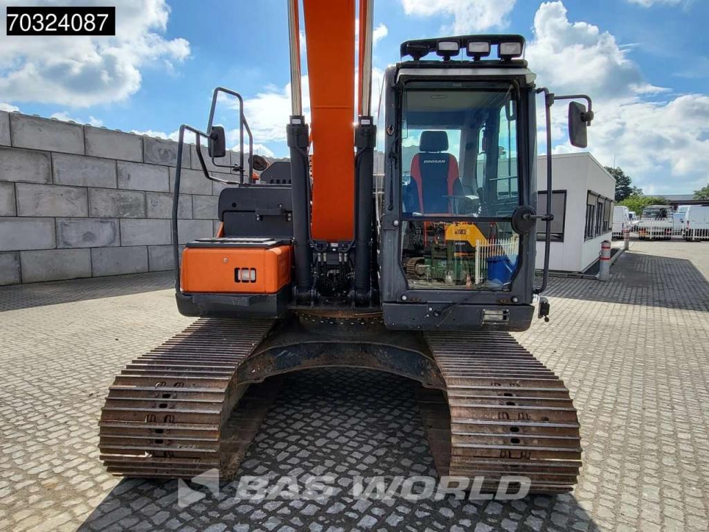 Doosan DX140 LC-5 3 Buckets Photo 8