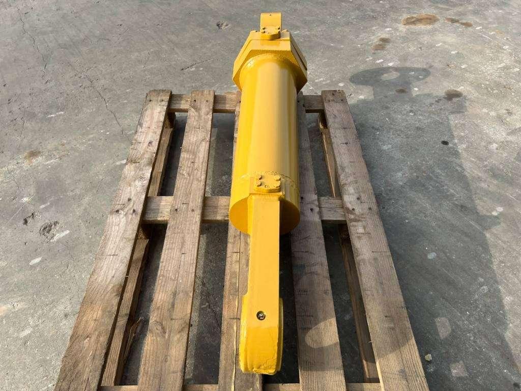 Caterpillar D8 Cylinder Photo 6
