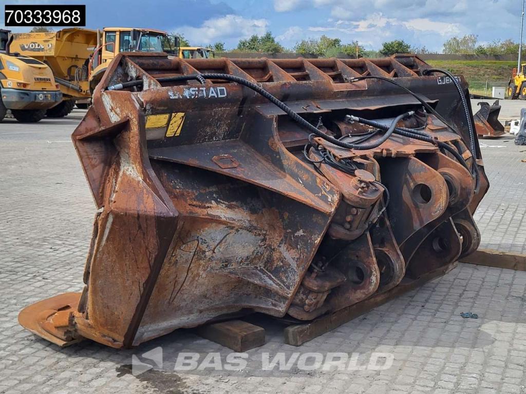 Volvo L250 H Side Tip Bucket Photo 2