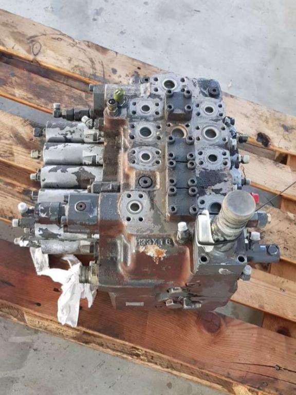 Hydraulic distributor for Case CX 290 Photo 1