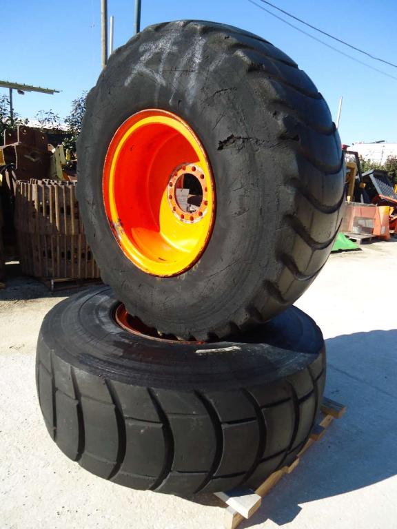 Tire with rim for Fiat Hitachi W130 Photo 4