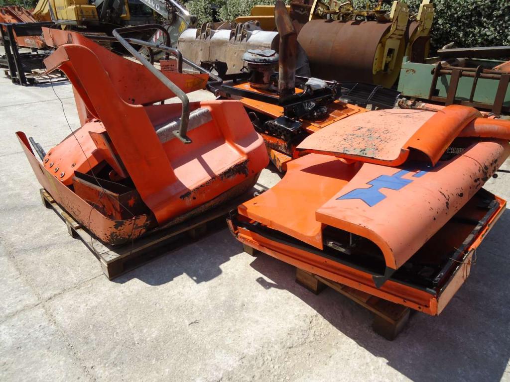 Hood and body panel for Fiat Kobelco /Fiat Hitachi W270 Photo 3