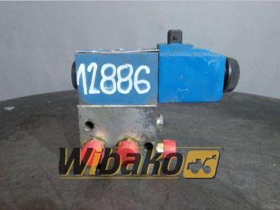 Vickers DG4V32ALMKUP4D3H760 sold by Wibako