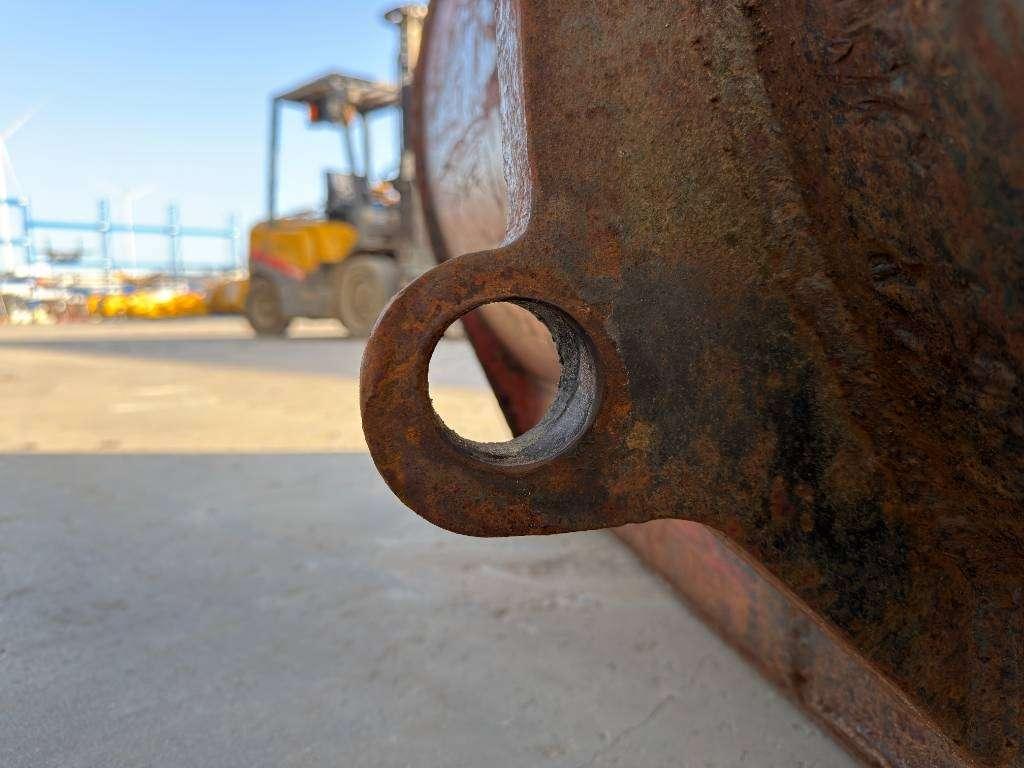 Volvo ISO L45 / L50 / Caterpillar 918 Photo 11