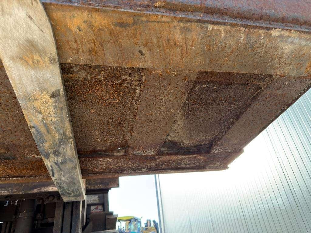 Volvo ISO L45 / L50 / Caterpillar 918 Photo 16