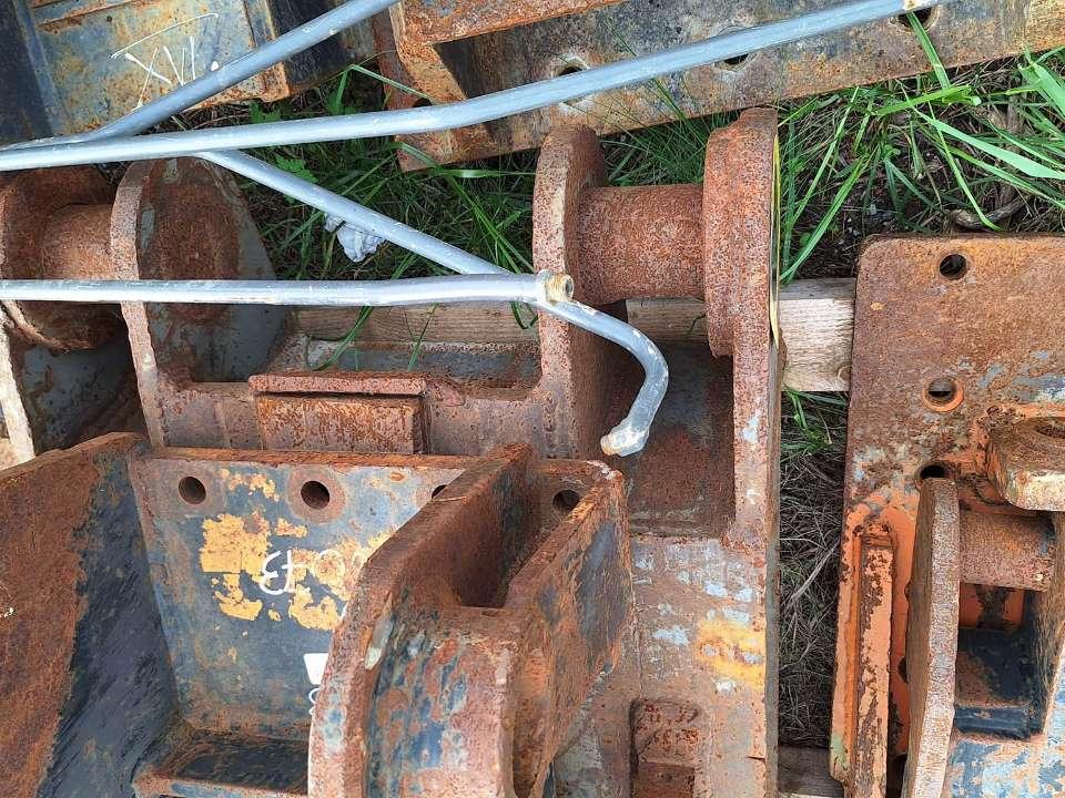 S3 for 35-43 ton excavators Attachment plate Photo 3