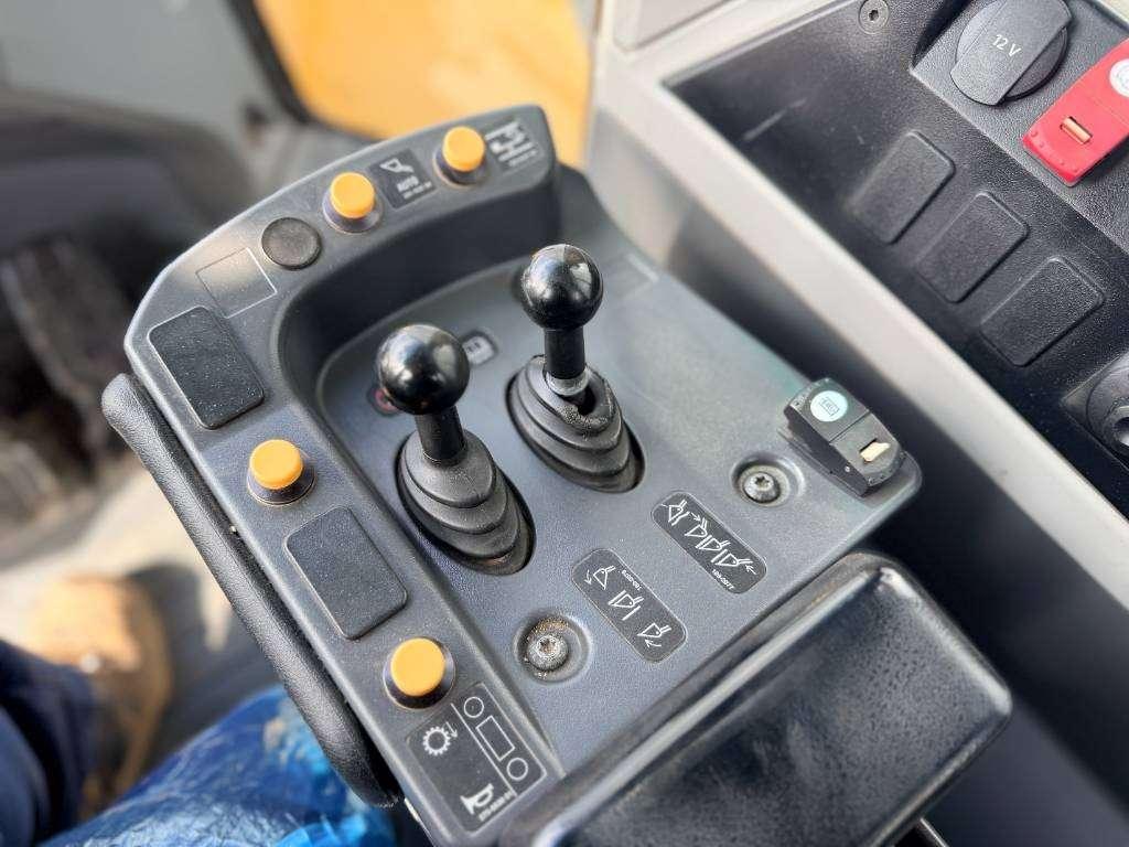 Caterpillar 966M Photo 14