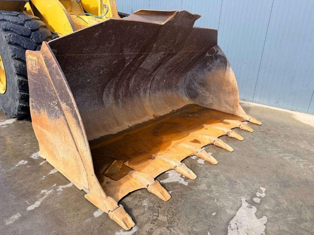 Caterpillar 966M Photo 8