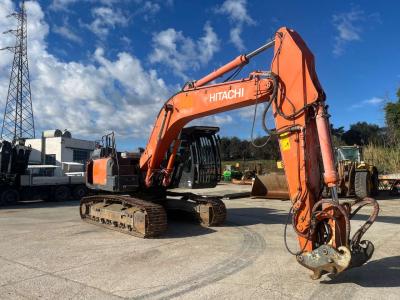 Hitachi ZX300LCN-6 sold by Omeco Spa