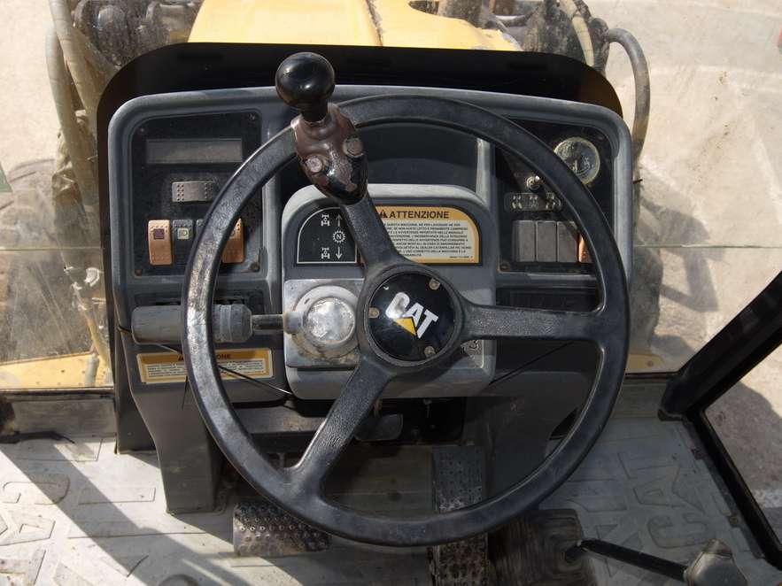Caterpillar 438C Photo 3