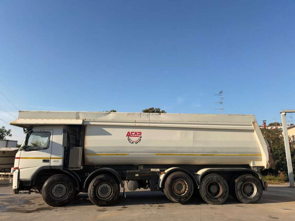Volvo FM420 Photo 3